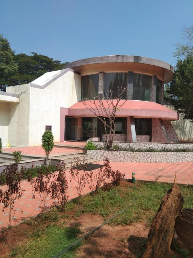 Kstdc Hotel Mayura Pavithra Yediyur Kunigal Exterior foto